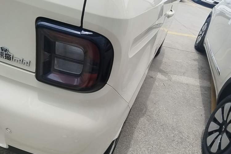 Used Geely Galaxy Panda 2025 210 km – Yuanqi Bear Right Rear Taillight
