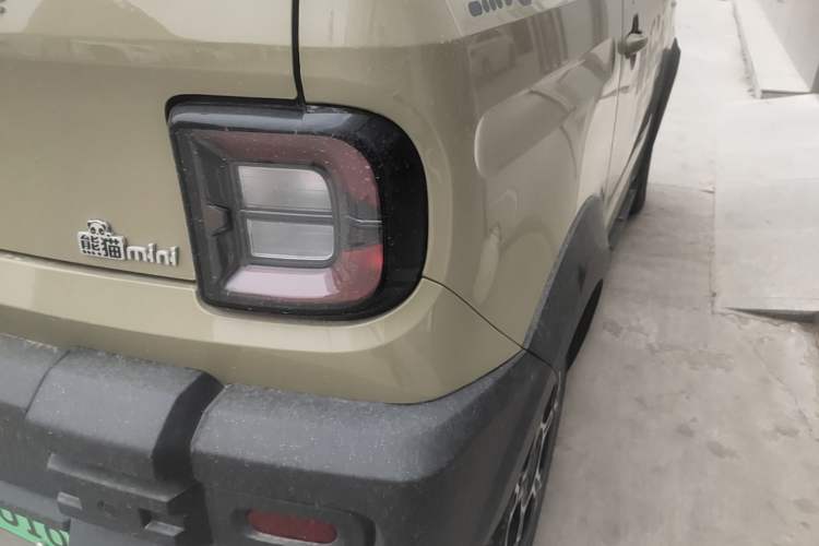 Used Geely Galaxy Panda 2025 210km Panda Rider Right Rear Taillight