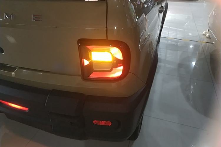 Used Geely Galaxy Panda 2025 210km Panda Rider Right Rear Taillight