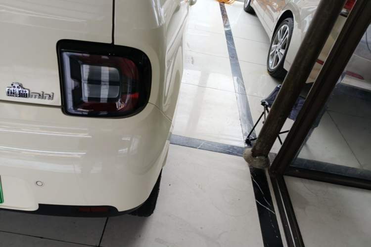 Used Geely Galaxy Panda 2025 210 km – Yuanqi Bear Right Rear Taillight