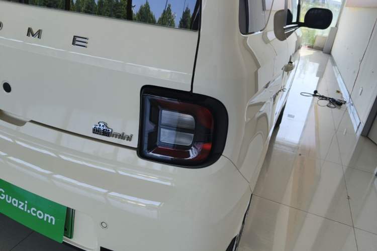 Used Geely Galaxy Panda 2025 210 km – Yuanqi Bear Right Rear Taillight