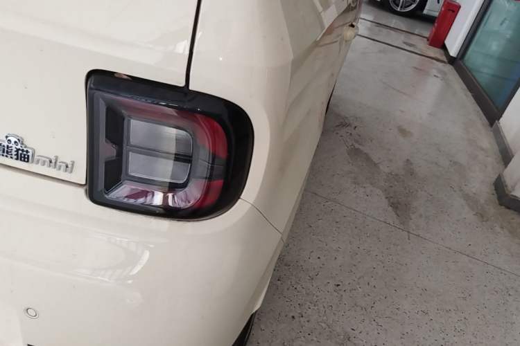 Used Geely Galaxy Panda 2025 210 km – Yuanqi Bear Right Rear Taillight