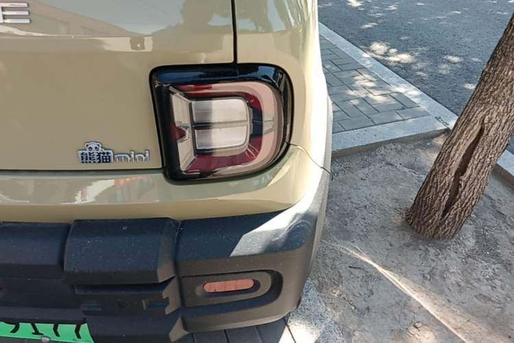 Used Geely Galaxy Panda 2025 210km Panda Rider Right Rear Taillight