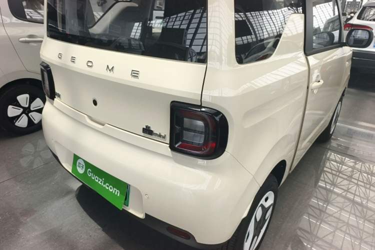 Used Geely Galaxy Panda 2025 210 km – Yuanqi Bear Right Rear Taillight