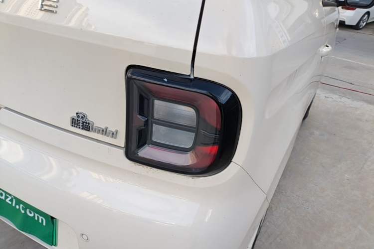 Used Geely Galaxy Panda 2025 210 km – Yuanqi Bear Right Rear Taillight
