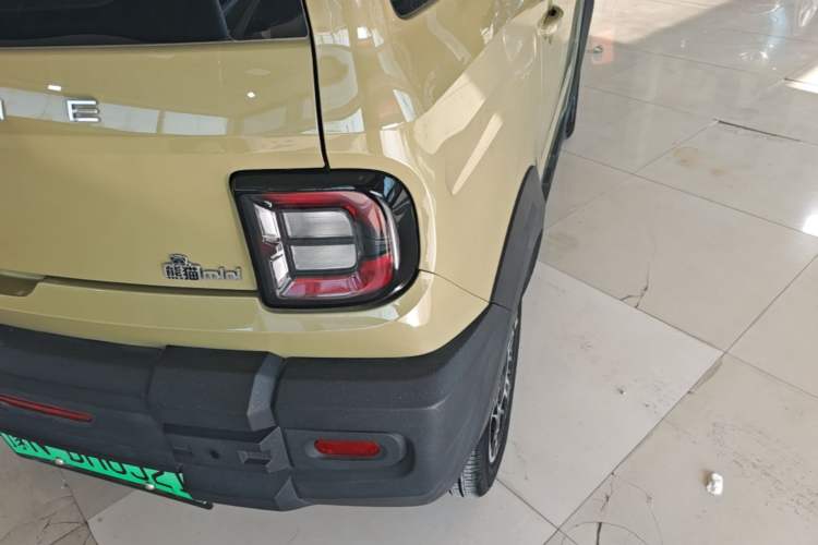 Used Geely Galaxy Panda 2025 210km Panda Rider Right Rear Taillight