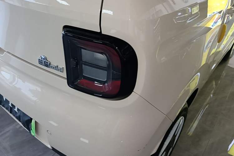 Used Geely Galaxy Panda 2025 210 km – Yuanqi Bear Right Rear Taillight