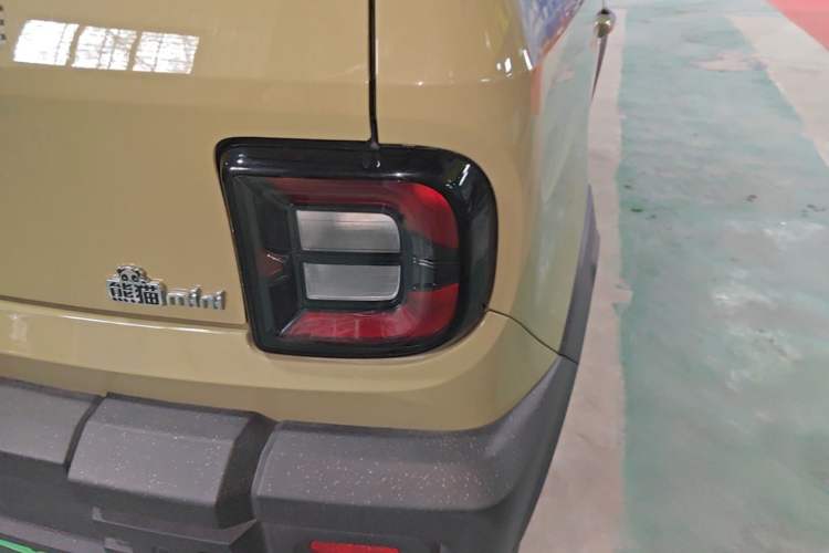 Used Geely Galaxy Panda 2025 210km Panda Rider Right Rear Taillight
