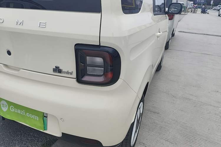Used Geely Galaxy Panda 2025 210 km – Yuanqi Bear Right Rear Taillight