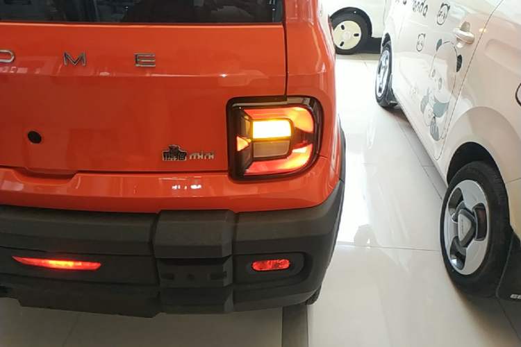 Used Geely Galaxy Panda 2025 210km Panda Rider Right Rear Taillight