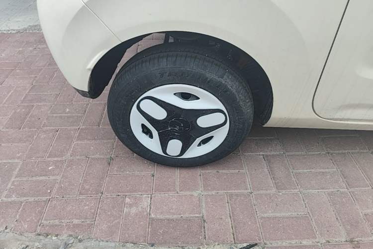 Used Geely Galaxy Panda 2025 210 km – Yuanqi Bear Right Rear Wheel Hub
