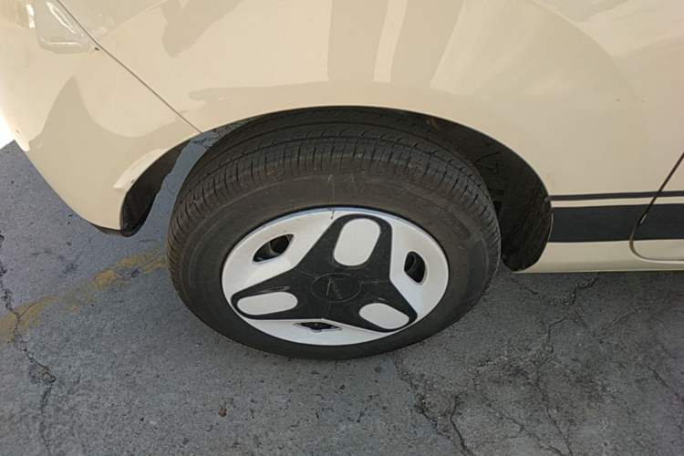 Used Geely Galaxy Panda 2025 210 km – Yuanqi Bear Right Rear Wheel Hub
