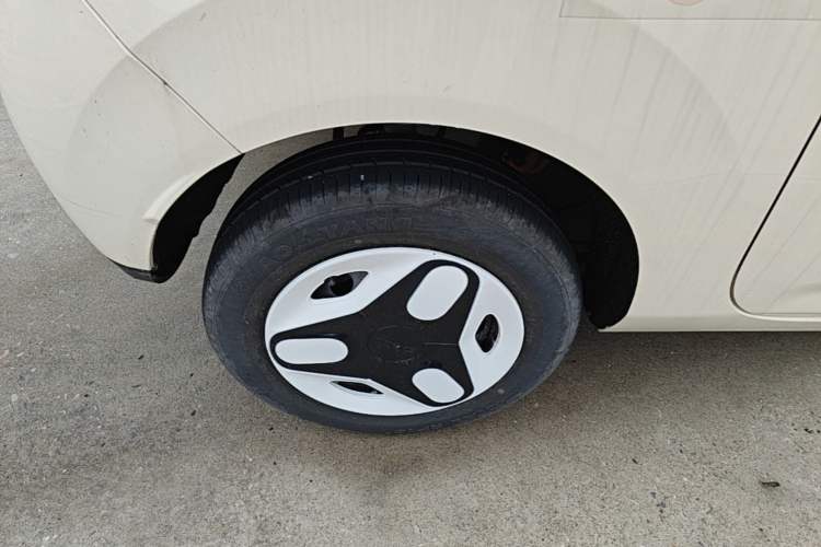 Used Geely Galaxy Panda 2025 210 km – Yuanqi Bear Right Rear Wheel Hub