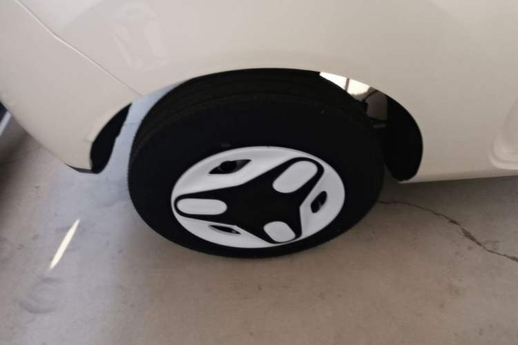 Used Geely Galaxy Panda 2025 210 km – Yuanqi Bear Right Rear Wheel Hub