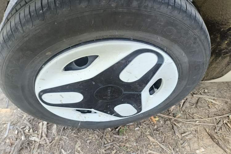 Used Geely Galaxy Panda 2025 210 km – Yuanqi Bear Right Rear Wheel Hub