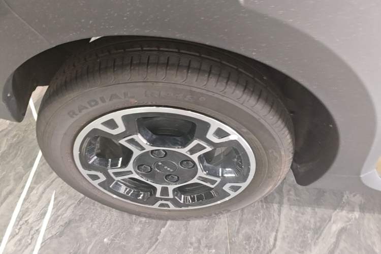 Used Geely Galaxy Panda 2025 210km Panda Rider Right Rear Wheel Hub