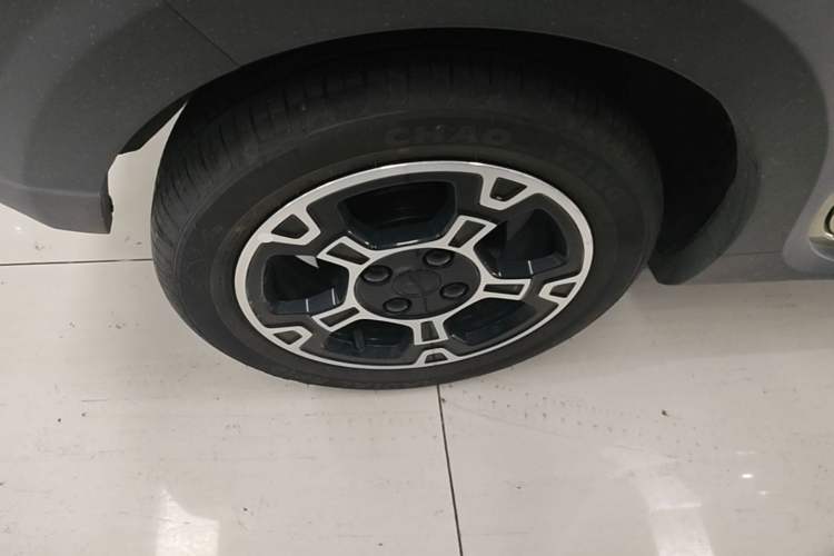 Used Geely Galaxy Panda 2025 210km Panda Rider Right Rear Wheel Hub