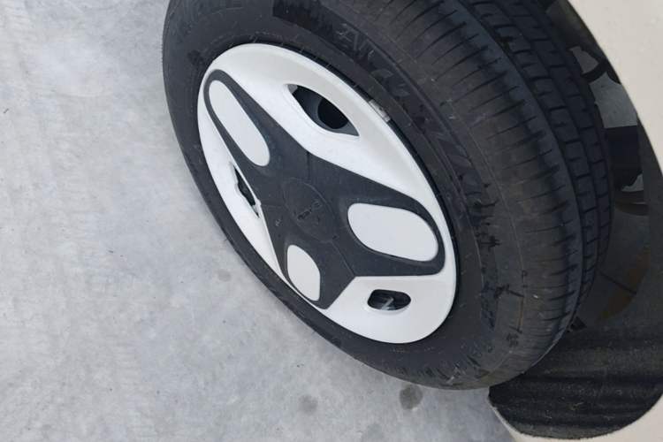 Used Geely Galaxy Panda 2025 210 km – Yuanqi Bear Right Rear Wheel Hub