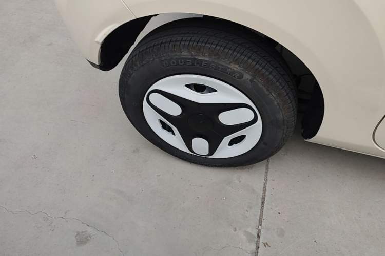 Used Geely Galaxy Panda 2025 210 km – Yuanqi Bear Right Rear Wheel Hub