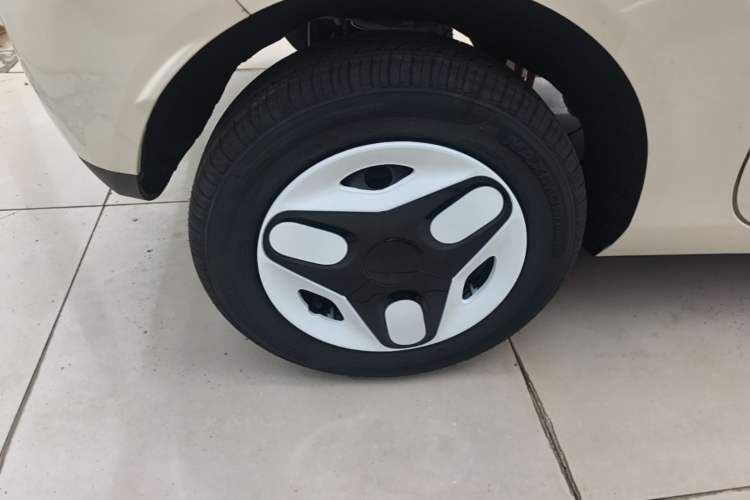 Used Geely Galaxy Panda 2025 210 km – Yuanqi Bear Right Rear Wheel Hub