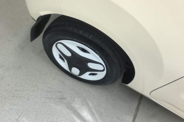 Used Geely Galaxy Panda 2025 210 km – Yuanqi Bear Right Rear Wheel Hub
