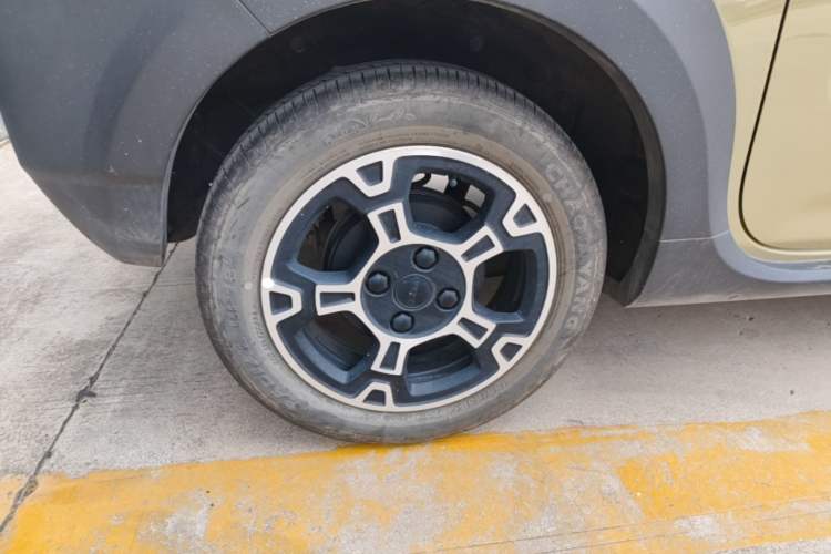 Used Geely Galaxy Panda 2025 210km Panda Rider Right Rear Wheel Hub