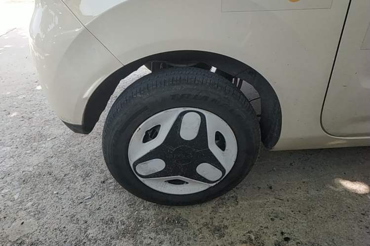 Used Geely Galaxy Panda 2025 210 km – Yuanqi Bear Right Rear Wheel Hub
