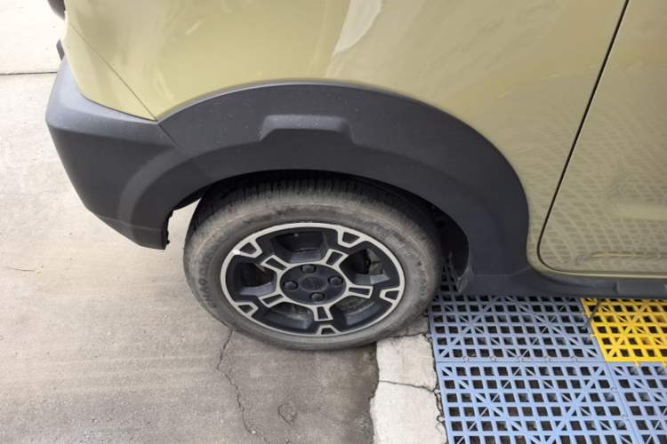 Used Geely Galaxy Panda 2025 210km Panda Rider Right Rear Wheel Hub