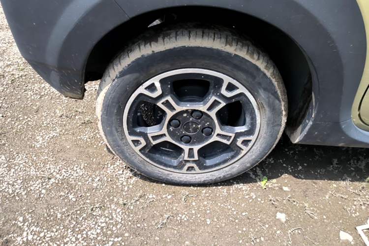Used Geely Galaxy Panda 2025 210km Panda Rider Right Rear Wheel Hub