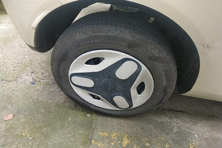 Used Geely Galaxy Panda 2025 210 km – Yuanqi Bear Right Rear Wheel Hub