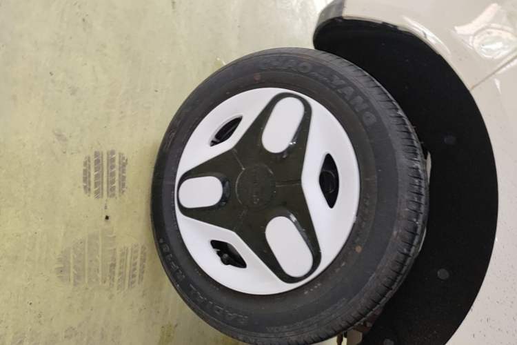 Used Geely Galaxy Panda 2025 210 km – Yuanqi Bear Right Rear Wheel Hub