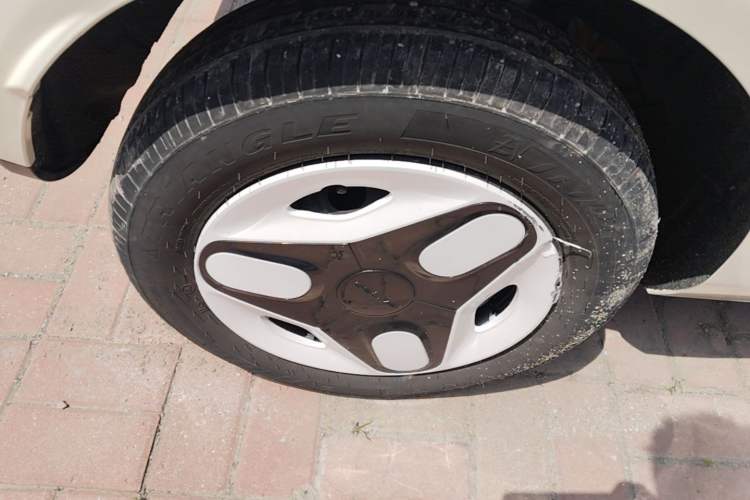 Used Geely Galaxy Panda 2025 210 km – Yuanqi Bear Right Rear Wheel Hub