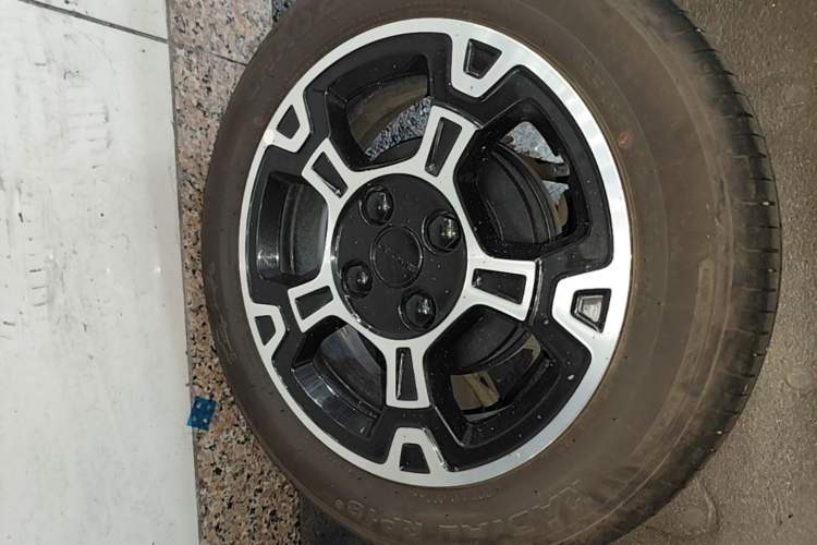 Used Geely Galaxy Panda 2025 210km Panda Rider Right Rear Wheel Hub