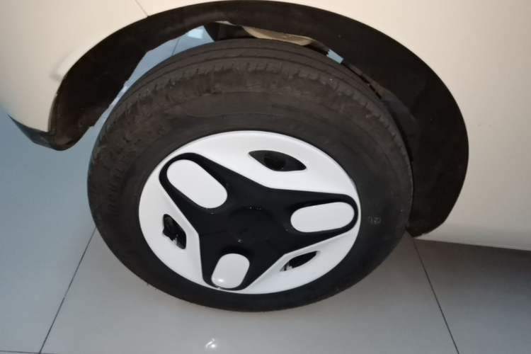 Used Geely Galaxy Panda 2025 210 km – Yuanqi Bear Right Rear Wheel Hub