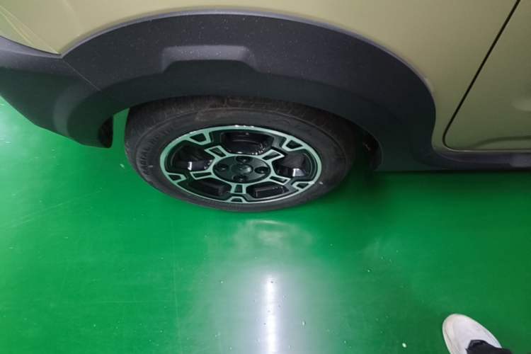 Used Geely Galaxy Panda 2025 210km Panda Rider Right Rear Wheel Hub