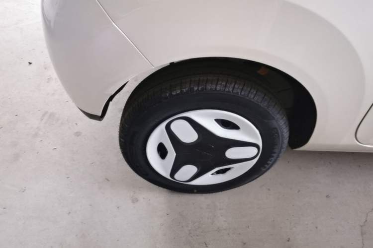 Used Geely Galaxy Panda 2025 210 km – Yuanqi Bear Right Rear Wheel Hub