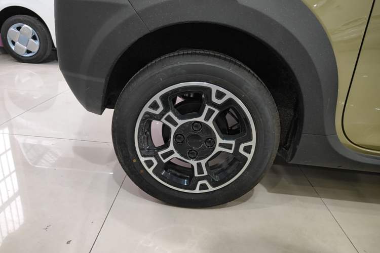 Used Geely Galaxy Panda 2025 210km Panda Rider Right Rear Wheel Hub