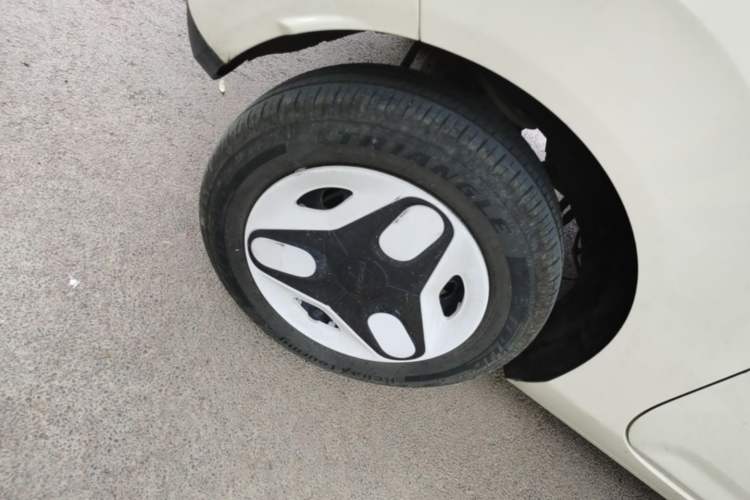 Used Geely Galaxy Panda 2025 210 km – Yuanqi Bear Right Rear Wheel Hub