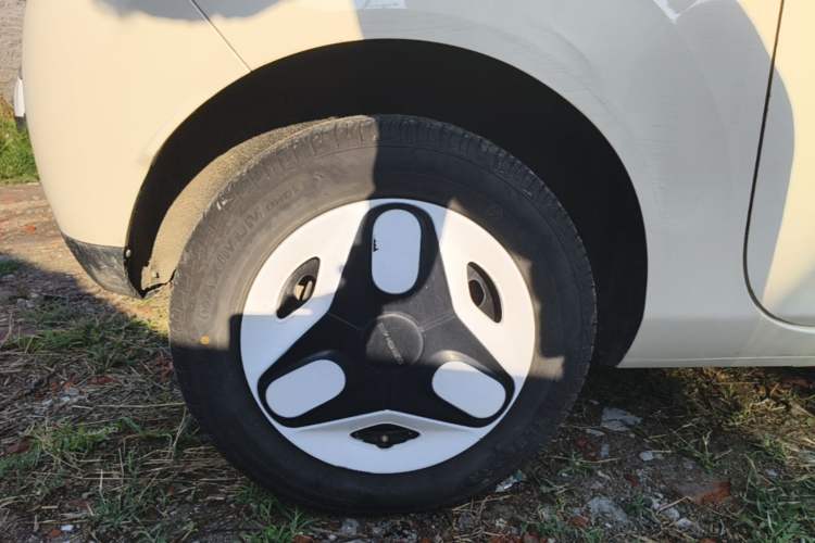Used Geely Galaxy Panda 2025 210 km – Yuanqi Bear Right Rear Wheel Hub