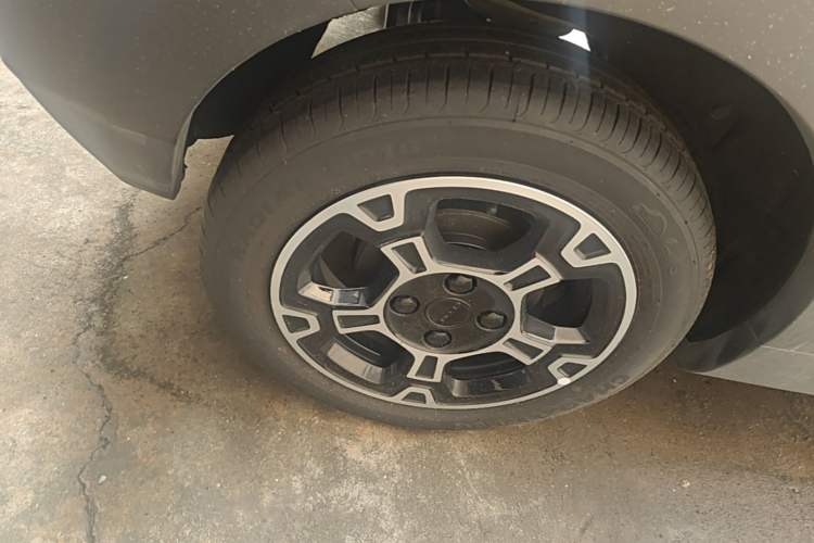 Used Geely Galaxy Panda 2025 210km Panda Rider Right Rear Wheel Hub