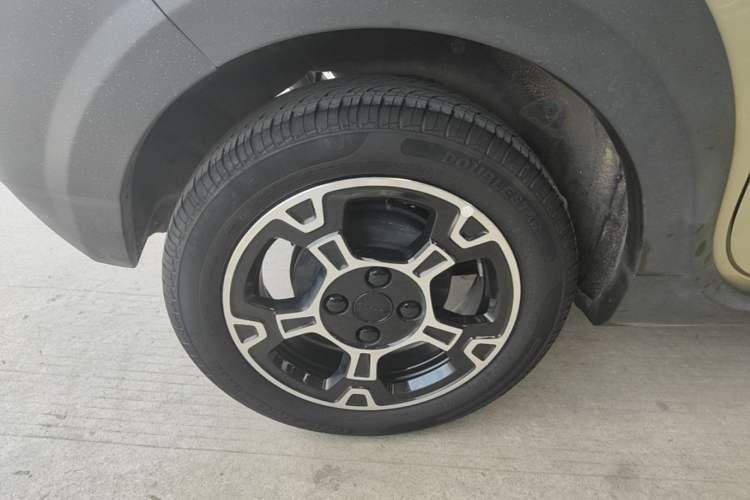 Used Geely Galaxy Panda 2025 210km Panda Rider Right Rear Wheel Hub