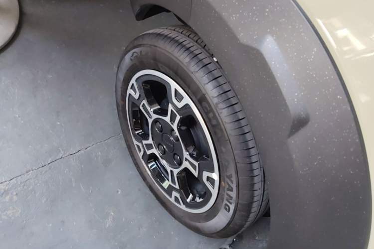 Used Geely Galaxy Panda 2025 210km Panda Rider Right Rear Wheel Hub