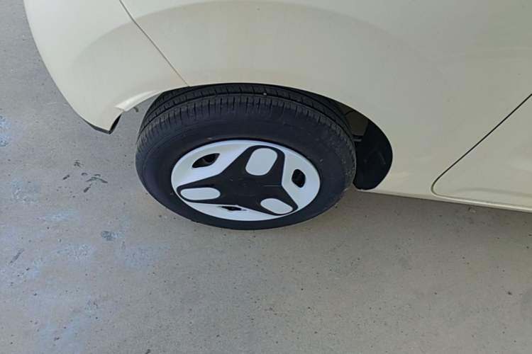Used Geely Galaxy Panda 2025 210 km – Yuanqi Bear Right Rear Wheel Hub