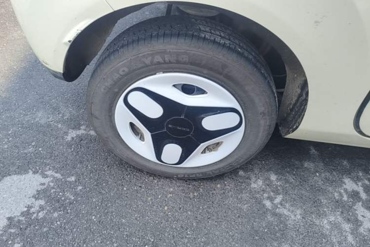 Used Geely Galaxy Panda 2025 210 km – Yuanqi Bear Right Rear Wheel Hub