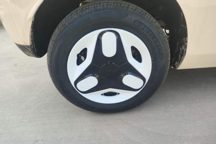 Used Geely Galaxy Panda 2025 210 km – Yuanqi Bear Right Rear Wheel Hub