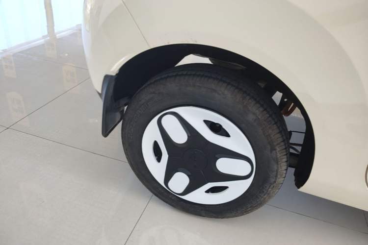 Used Geely Galaxy Panda 2025 210 km – Yuanqi Bear Right Rear Wheel Hub
