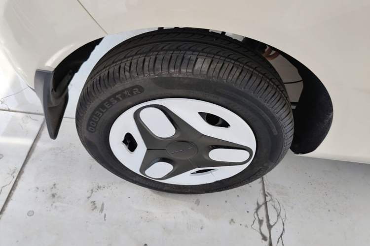 Used Geely Galaxy Panda 2025 210 km – Yuanqi Bear Right Rear Wheel Hub