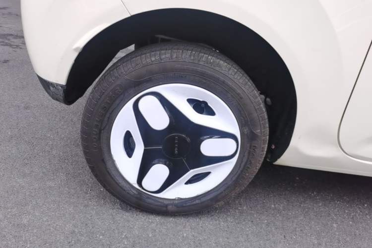 Used Geely Galaxy Panda 2025 210 km – Yuanqi Bear Right Rear Wheel Hub