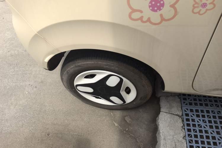 Used Geely Galaxy Panda 2025 210 km – Yuanqi Bear Right Rear Wheel Hub