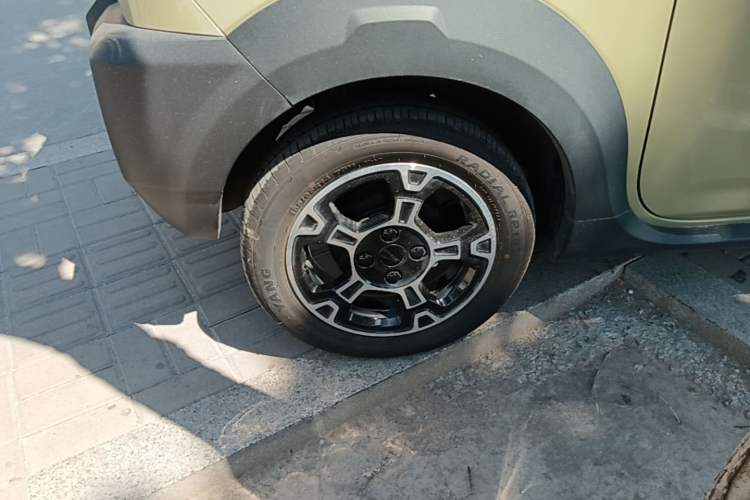 Used Geely Galaxy Panda 2025 210km Panda Rider Right Rear Wheel Hub